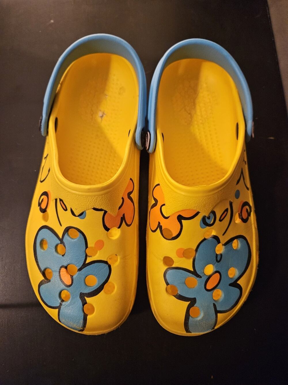 Funky Feet Yellow & Light Blue Floral Clogs - Unisex Size Men's 8 / Women's 10
